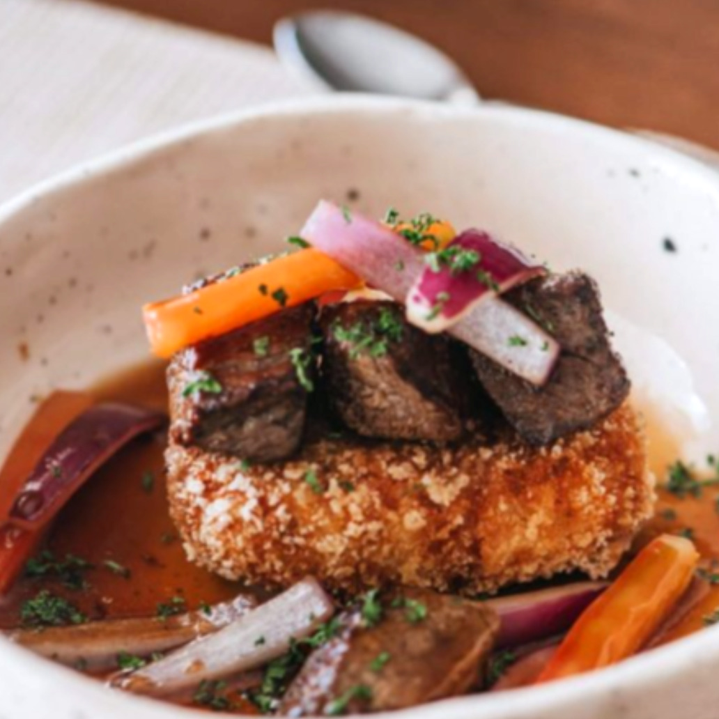 Lomo Saltado<br />
con Tacu Tacu